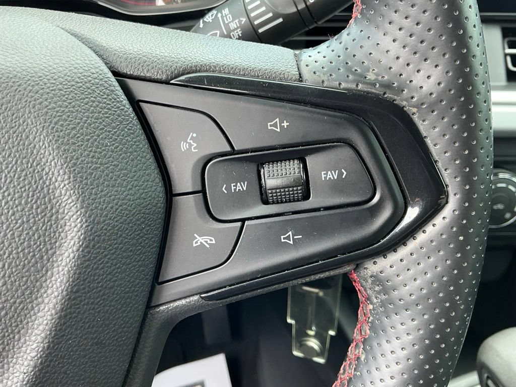 Used 2024 Chevrolet Trax RS FWD image 44