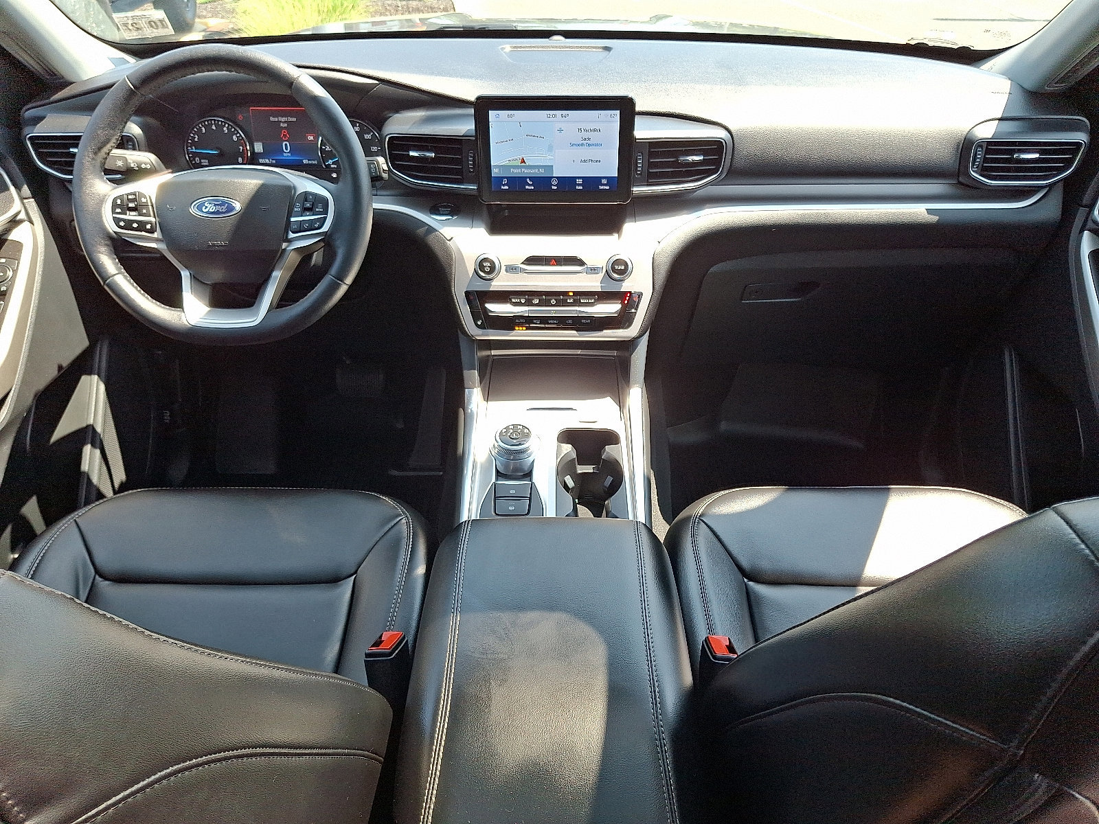 Certified 2022 Ford Explorer XLT w/ Equipment Group 202A image 15