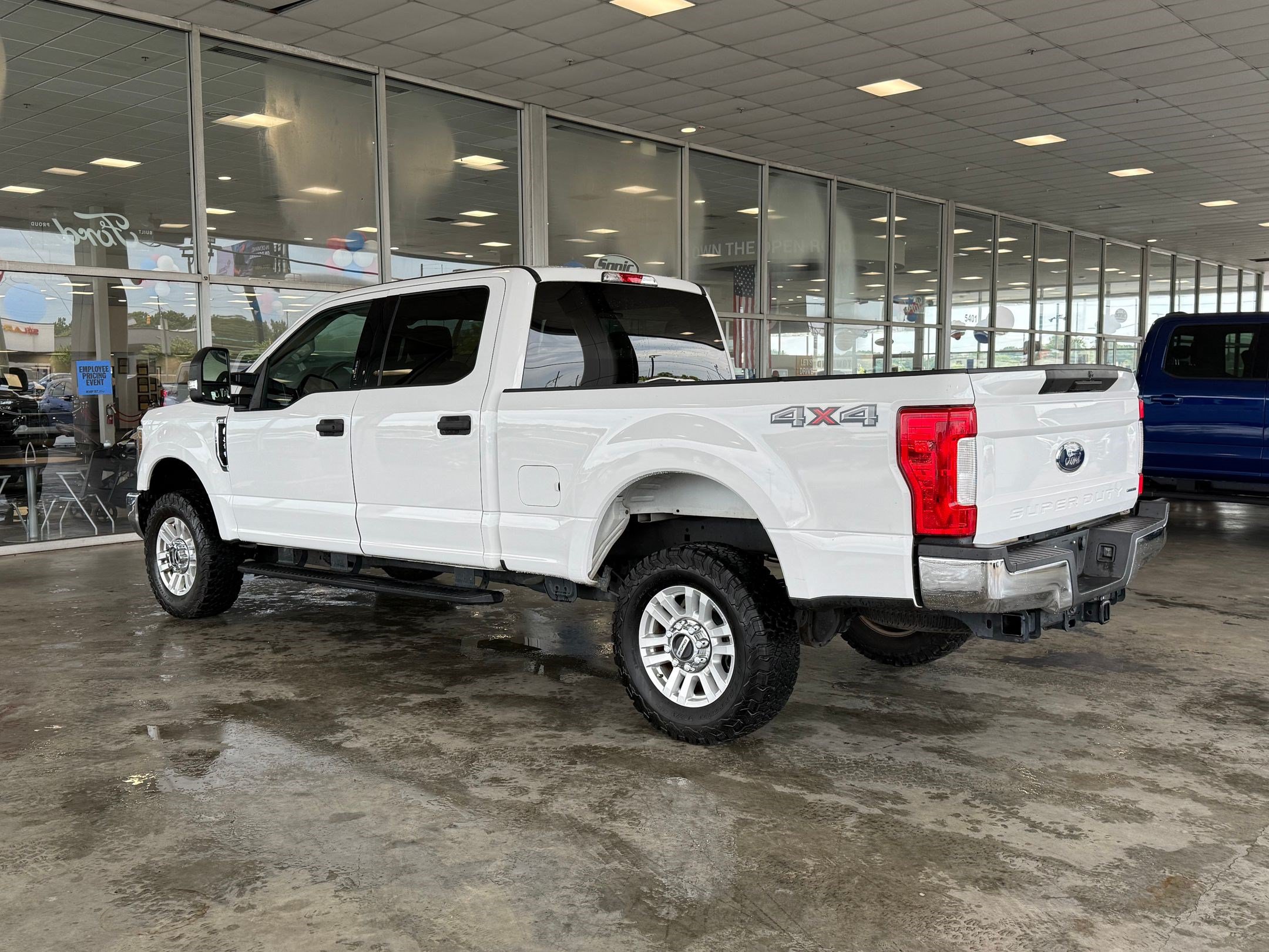 Certified 2019 Ford F250 XLT AWD/4WD image 3