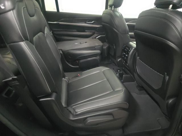 Used 2022 Jeep Grand Cherokee L Limited AWD/4WD image 7