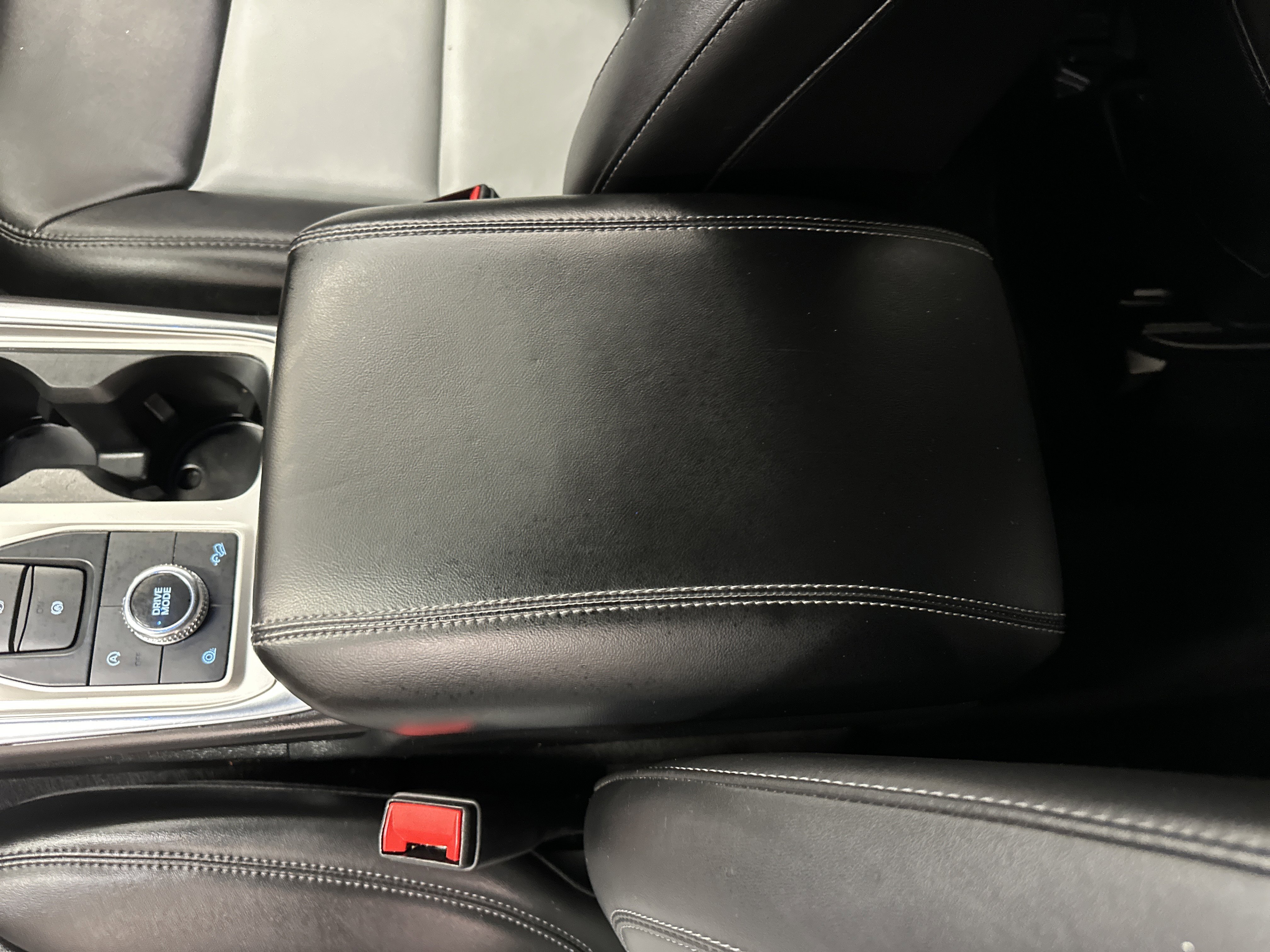 Certified 2023 Ford Explorer XLT w/ Equipment Group 202A image 30