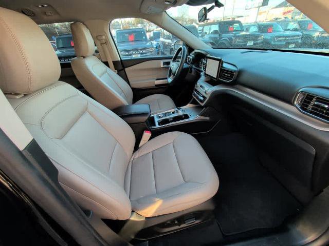 Certified 2023 Ford Explorer XLT w/ Equipment Group 202A image 9