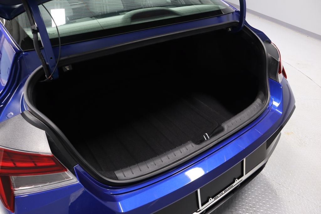 Used 2025 Hyundai Elantra SEL FWD image 14