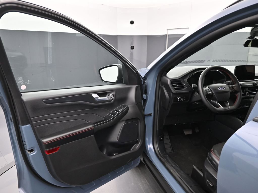Certified 2025 Ford Escape ST-Line FWD image 8