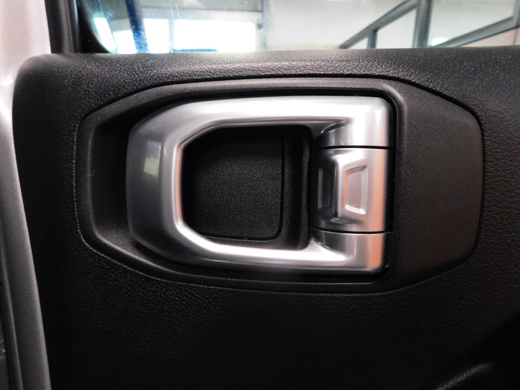 Used 2020 Jeep Gladiator Rubicon w/ Uconnect 4C Nav & Sound Group AWD/4WD image 41