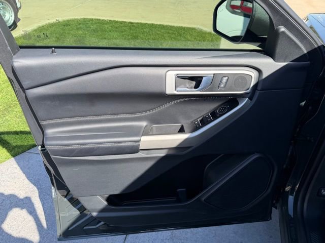 Certified 2022 Ford Explorer XLT w/ Equipment Group 202A image 9