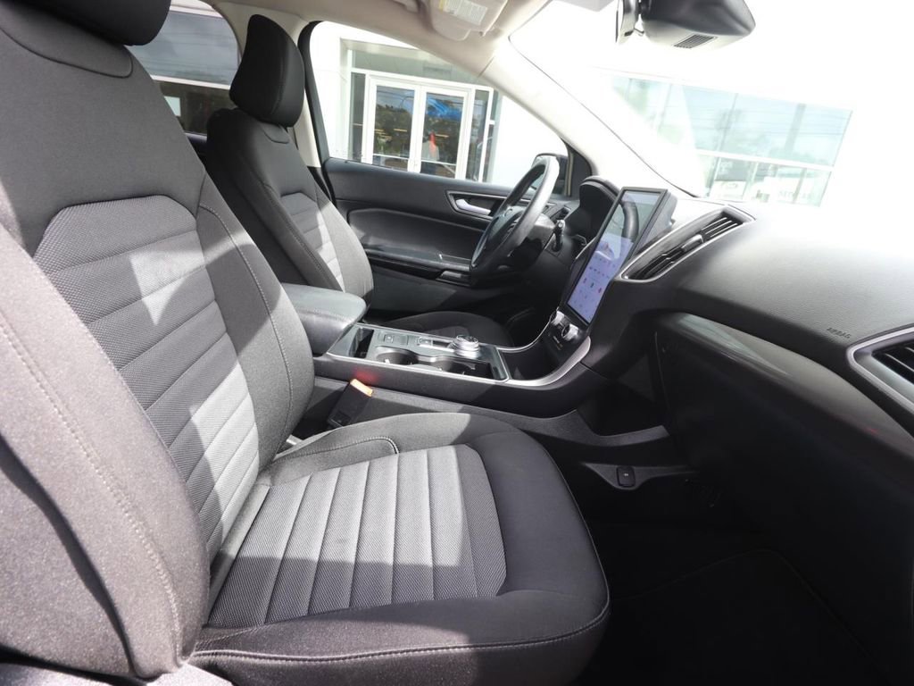 Certified 2023 Ford Edge SE w/ Black Appearance Package AWD/4WD image 14
