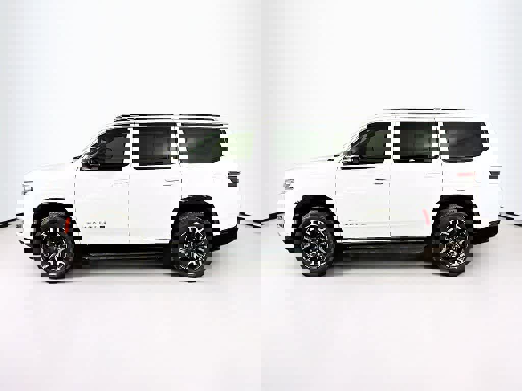 Used 2023 Jeep Wagoneer Series III w/ Preferred Equipment Group image 3