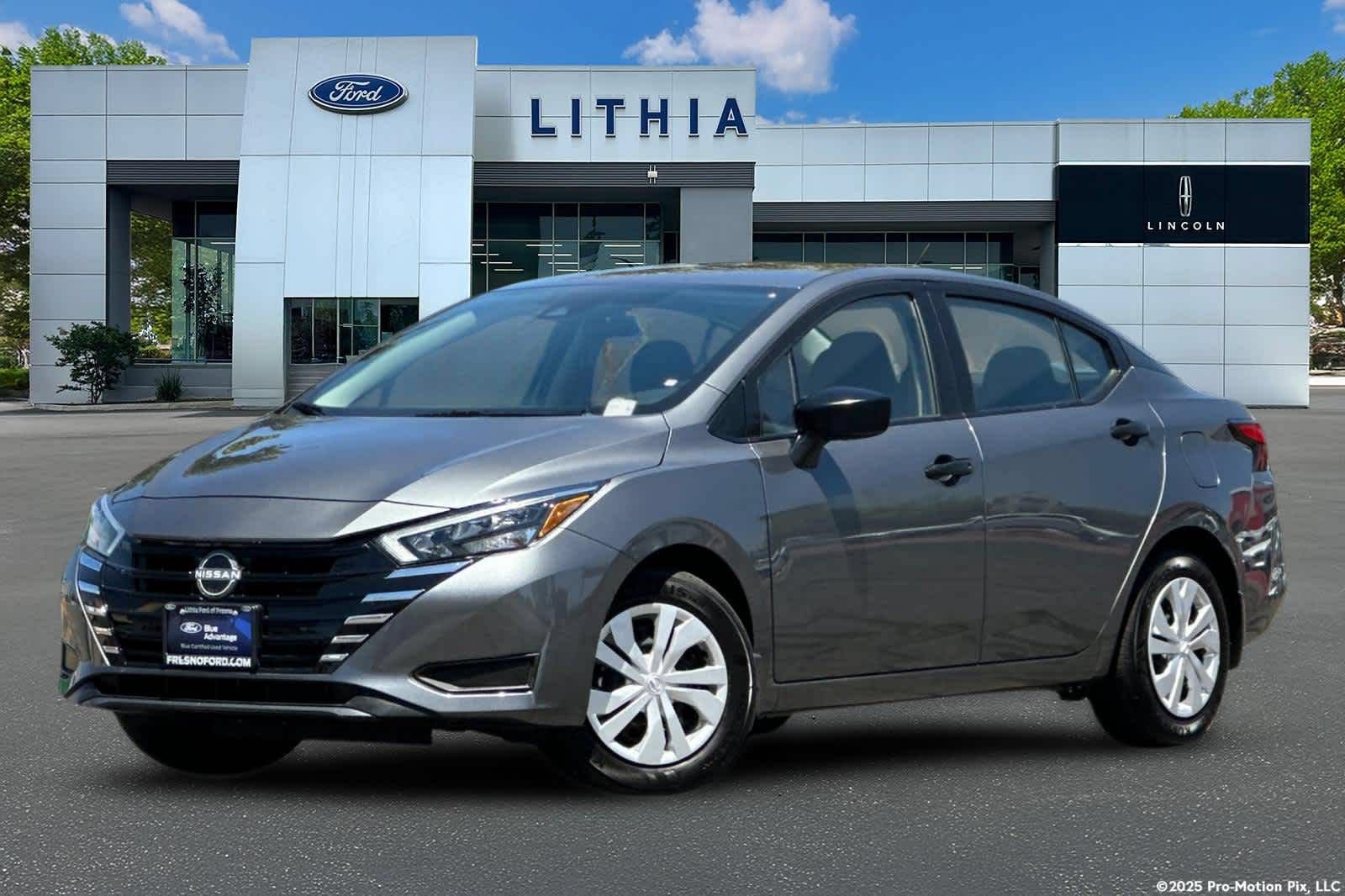 Used 2025 Nissan Versa S w/ Trunk Package FWD image 1