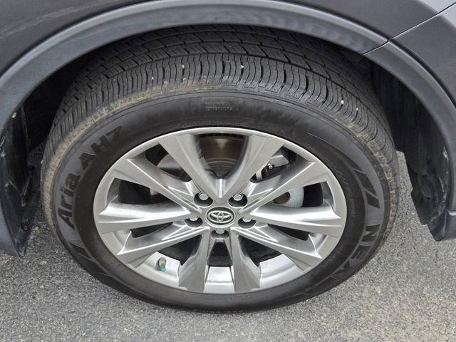 Used 2018 Toyota RAV4 Limited image 21