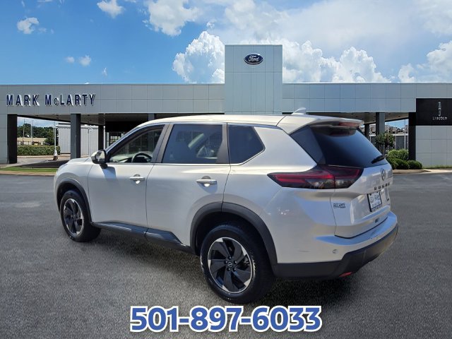 Used 2025 Nissan Rogue SV AWD/4WD image 3