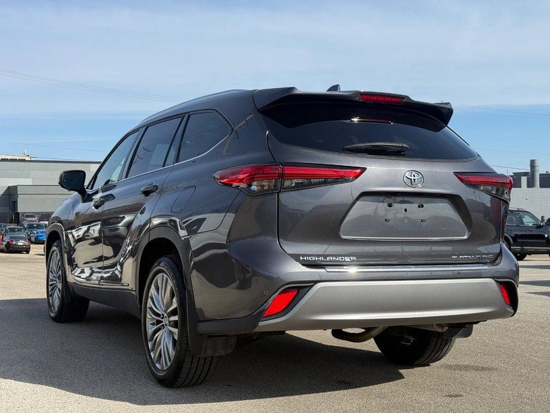Used 2022 Toyota Highlander Platinum image 2