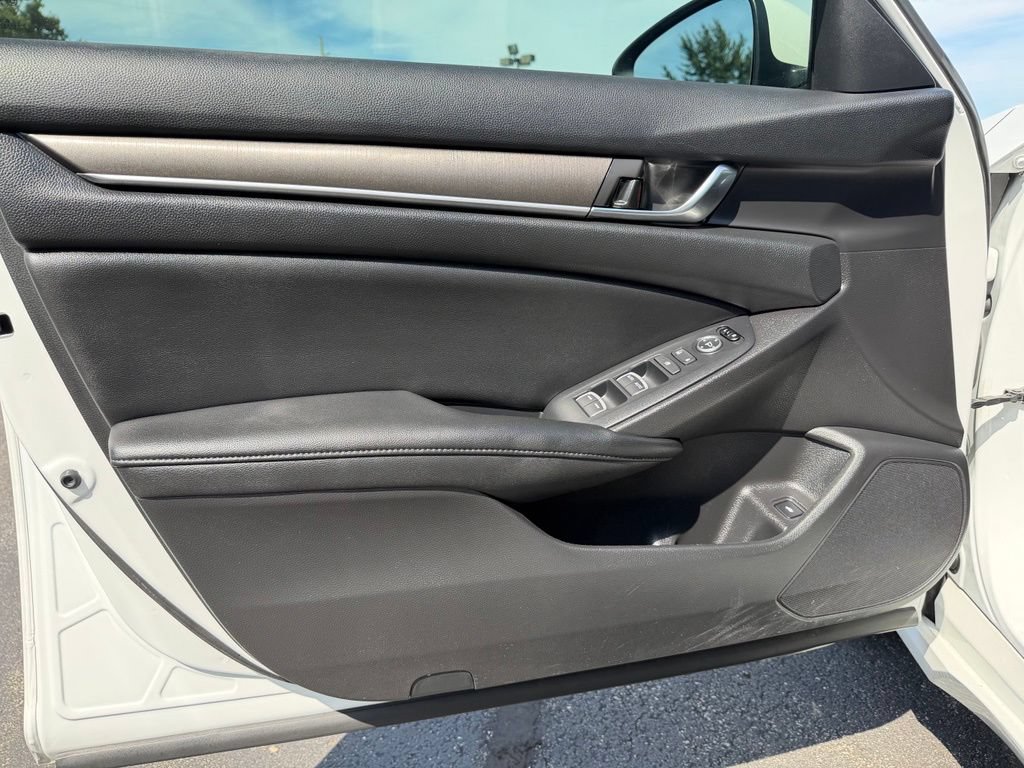 Used 2020 Honda Accord Hybrid image 19
