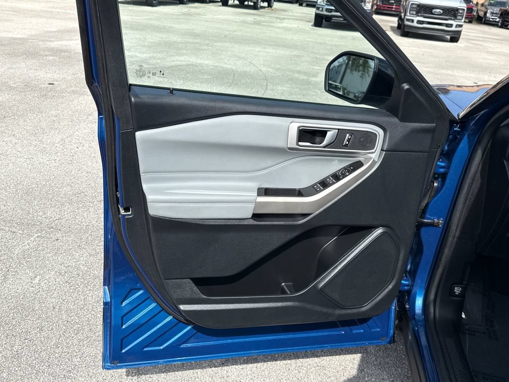 Certified 2023 Ford Explorer XLT w/ Equipment Group 202A RWD image 14