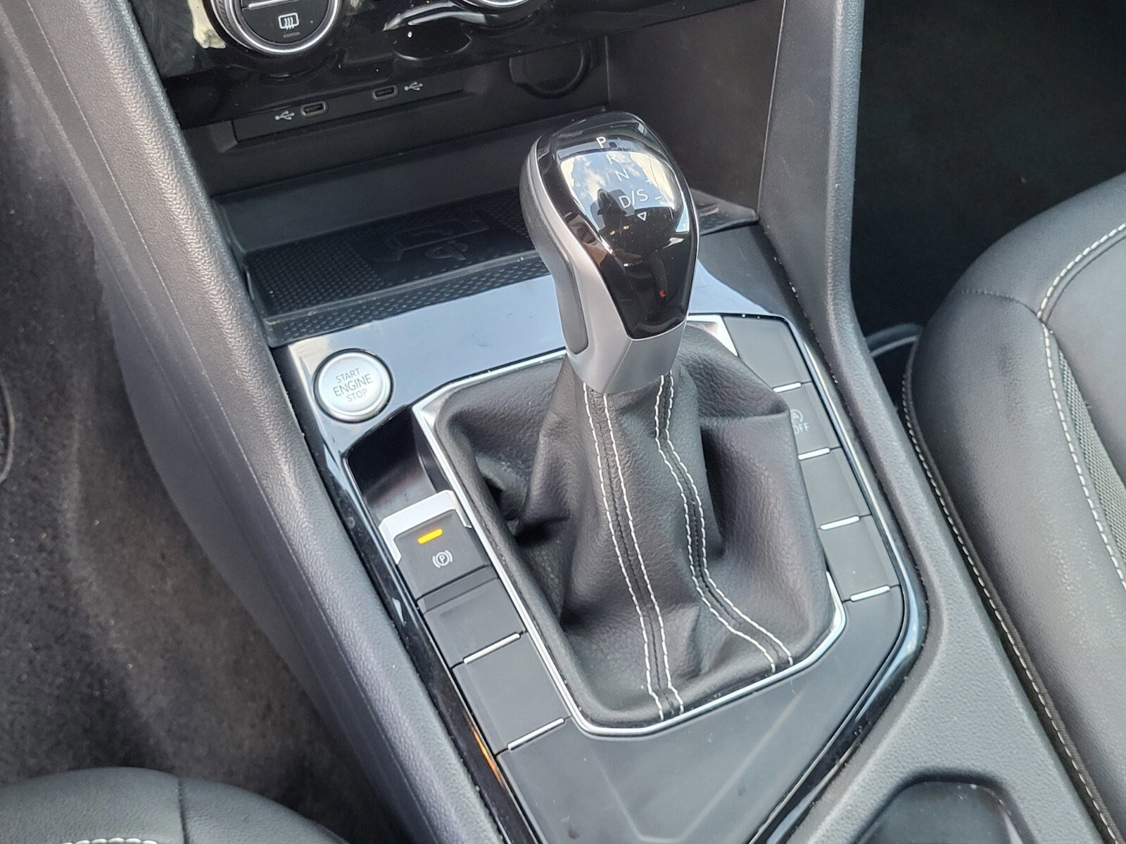 Used 2024 Volkswagen Taos SE FWD image 25