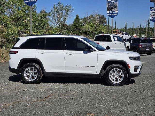 Used 2023 Jeep Grand Cherokee Limited AWD/4WD image 2