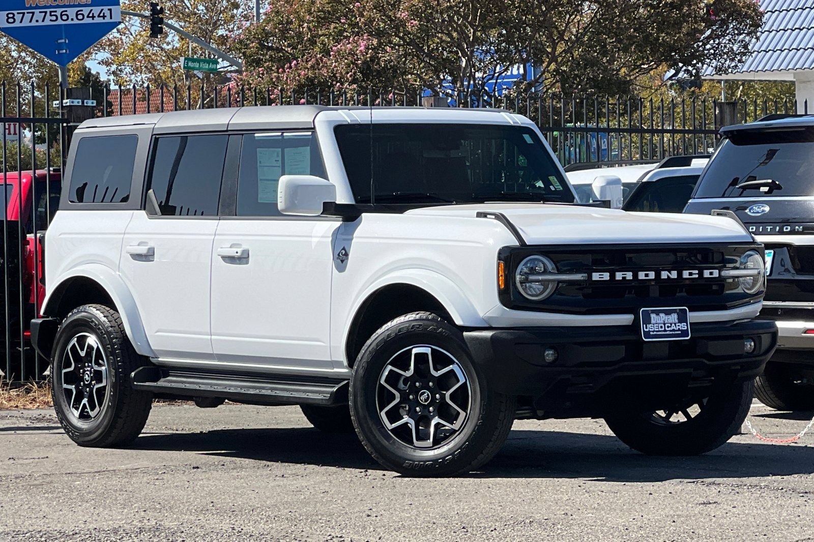 Certified 2025 Ford Bronco Outer Banks AWD/4WD image 2