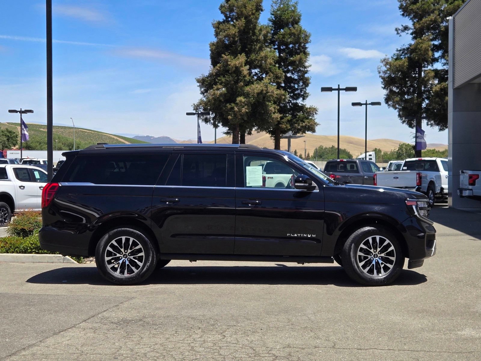 Certified 2025 Ford Expedition Max Platinum AWD/4WD image 3