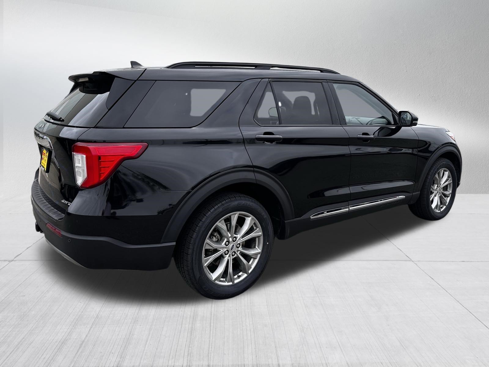 Certified 2024 Ford Explorer XLT w/ Equipment Group 202A AWD/4WD image 7