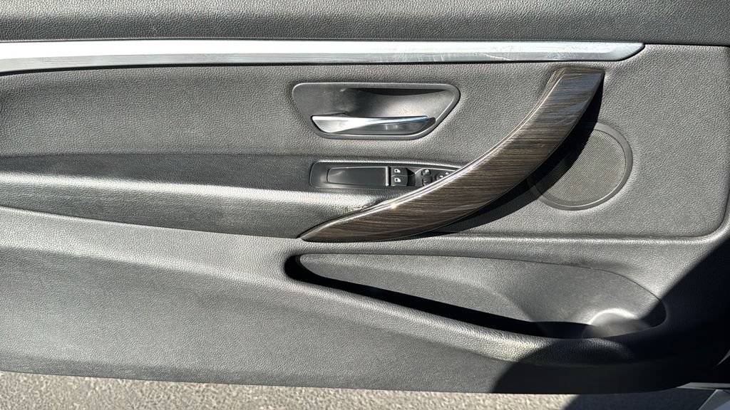 Used 2020 BMW 430i Coupe w/ Convenience Package RWD image 18