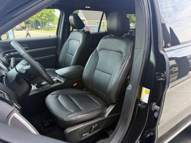 Certified 2018 Ford Explorer XLT w/ Equipment Group 202A AWD/4WD image 13
