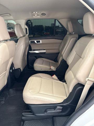 Certified 2021 Ford Explorer XLT w/ Equipment Group 202A AWD/4WD image 15
