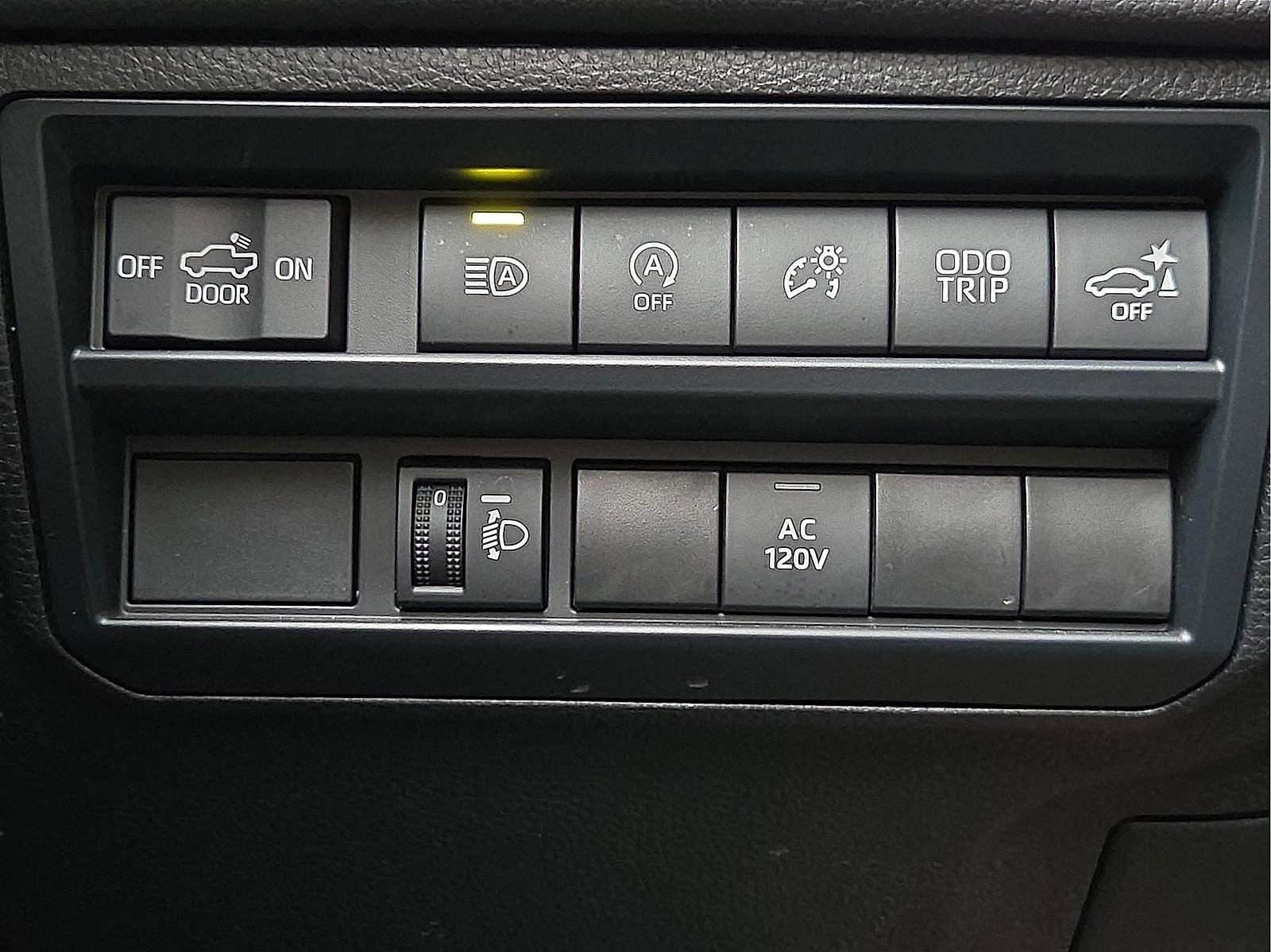 Used 2024 Toyota Tundra Limited w/ Power Package AWD/4WD image 20