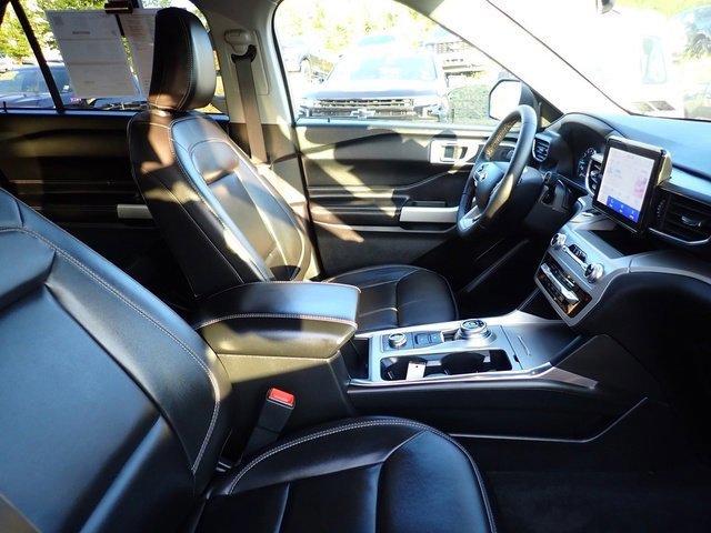 Certified 2022 Ford Explorer XLT w/ Equipment Group 202A image 12