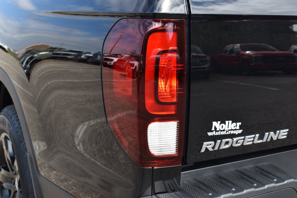Used 2022 Honda Ridgeline Black Edition image 12