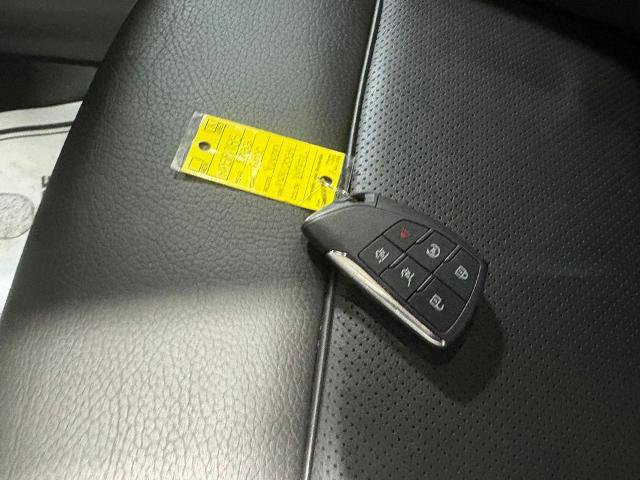 Used 2023 GMC Yukon XL Denali w/ Denali Reserve Package image 10