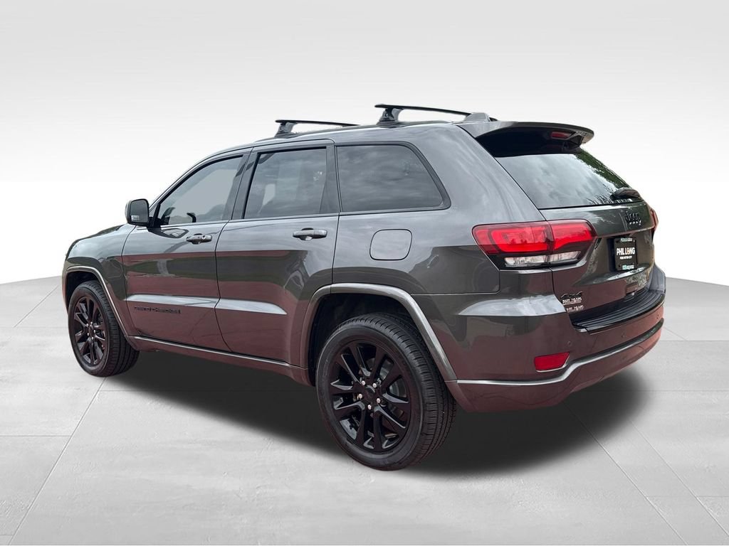 Used 2018 Jeep Grand Cherokee Altitude AWD/4WD image 6