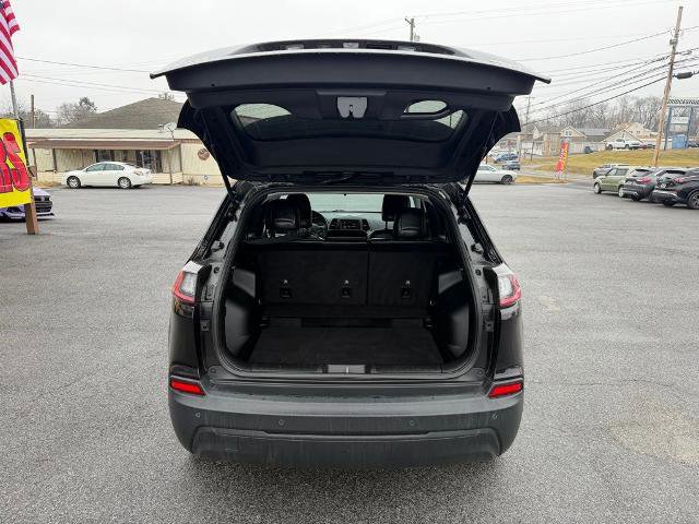 Used 2019 Jeep Cherokee Latitude Plus w/ Cold Weather Group image 8