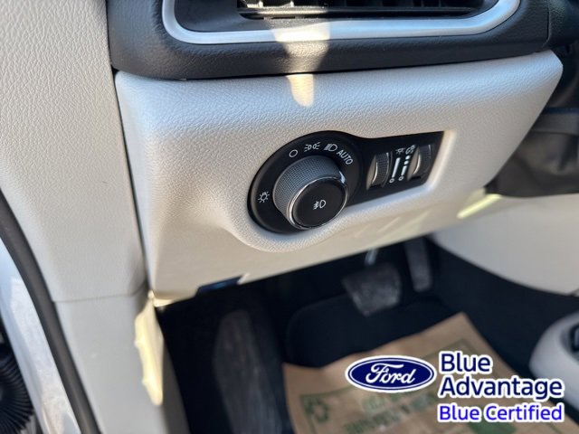 Used 2024 Chrysler Pacifica Touring-L image 18