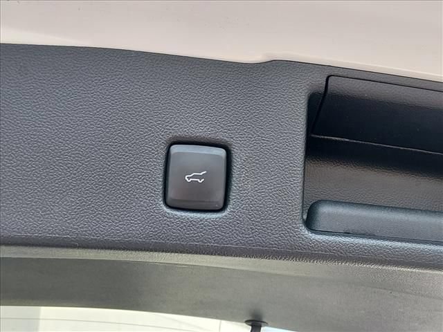 Certified 2022 Ford Escape Titanium FWD image 17