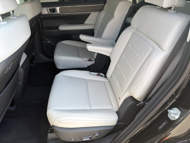 Used 2025 Hyundai Santa Fe Calligraphy AWD/4WD image 23