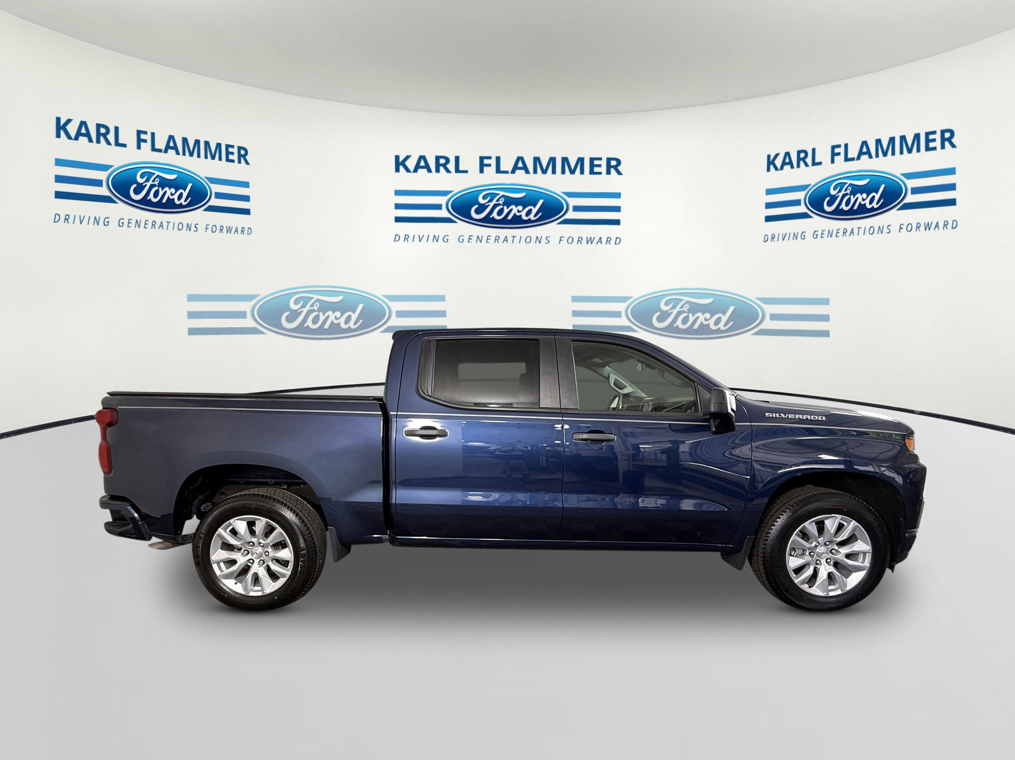 Used 2022 Chevrolet Silverado 1500 Custom w/ Safety Confidence Package image 2