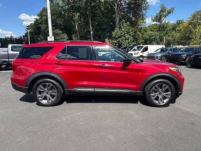 Certified 2023 Ford Explorer XLT w/ Equipment Group 202A AWD/4WD image 15