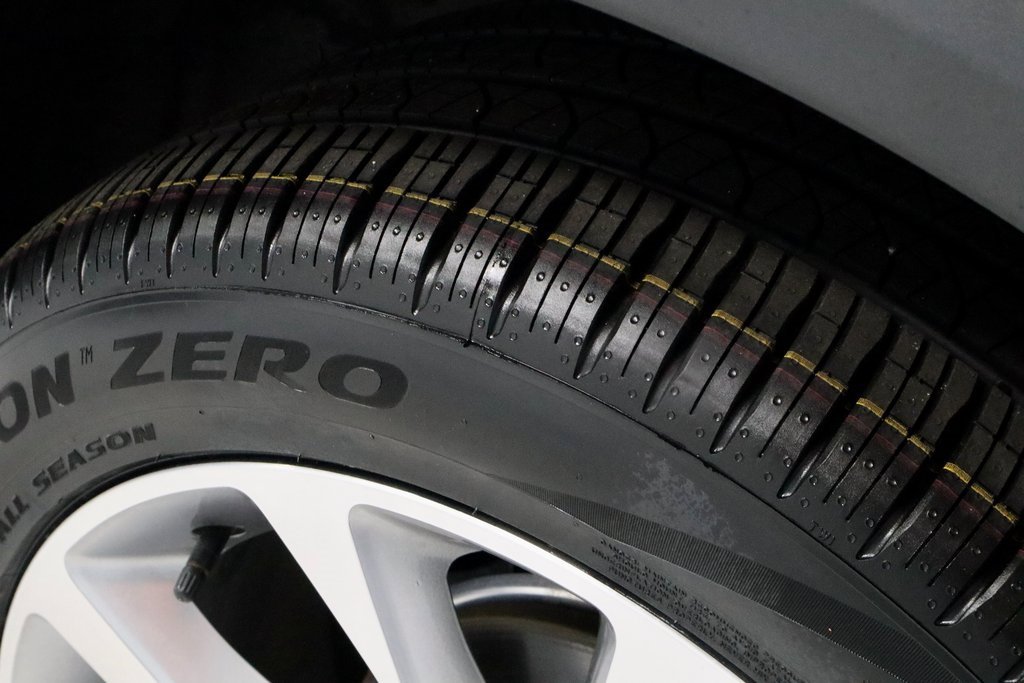 Certified 2023 Ford Explorer Platinum w/ Class IV Trailer Tow Package image 21