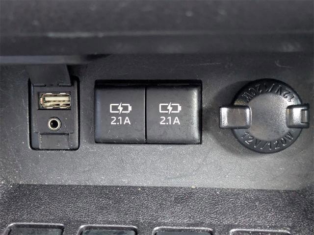 Used 2017 Toyota Highlander LE image 23