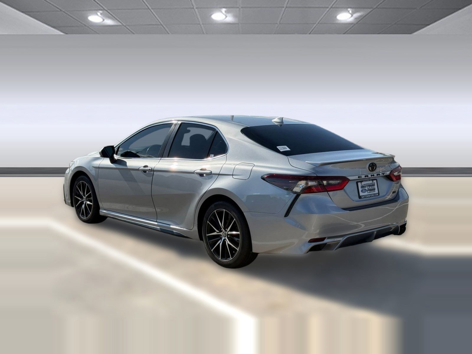 Used 2023 Toyota Camry SE image 5