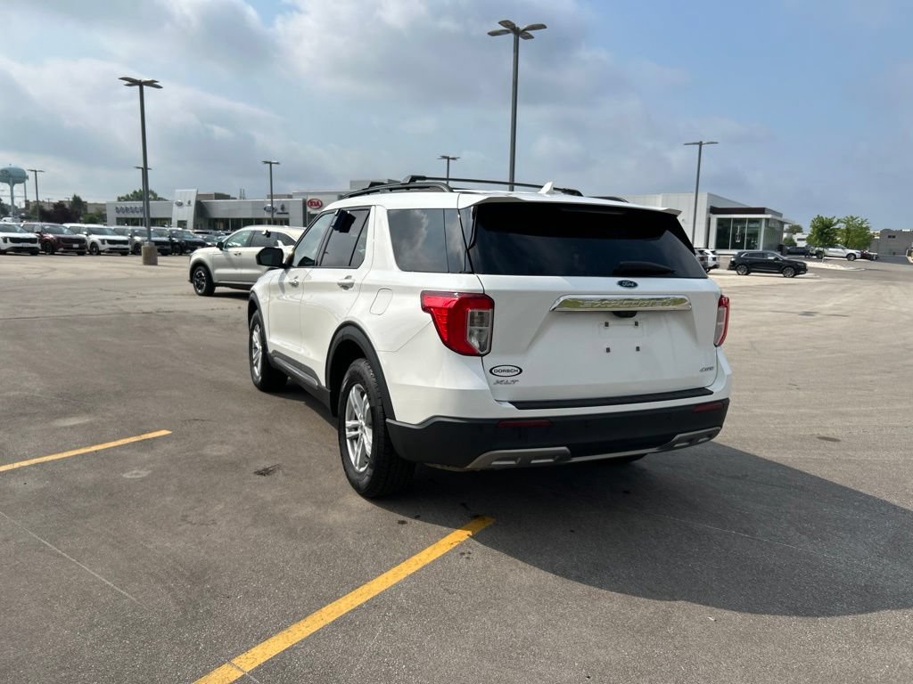 Certified 2023 Ford Explorer XLT w/ Equipment Group 202A AWD/4WD image 9