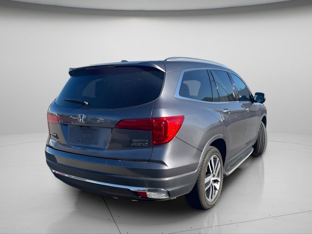 Used 2017 Honda Pilot Touring image 3