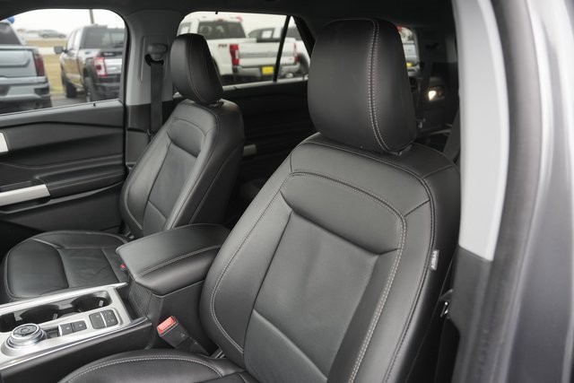 Certified 2022 Ford Explorer Limited w/ Equipment Group 301A image 10