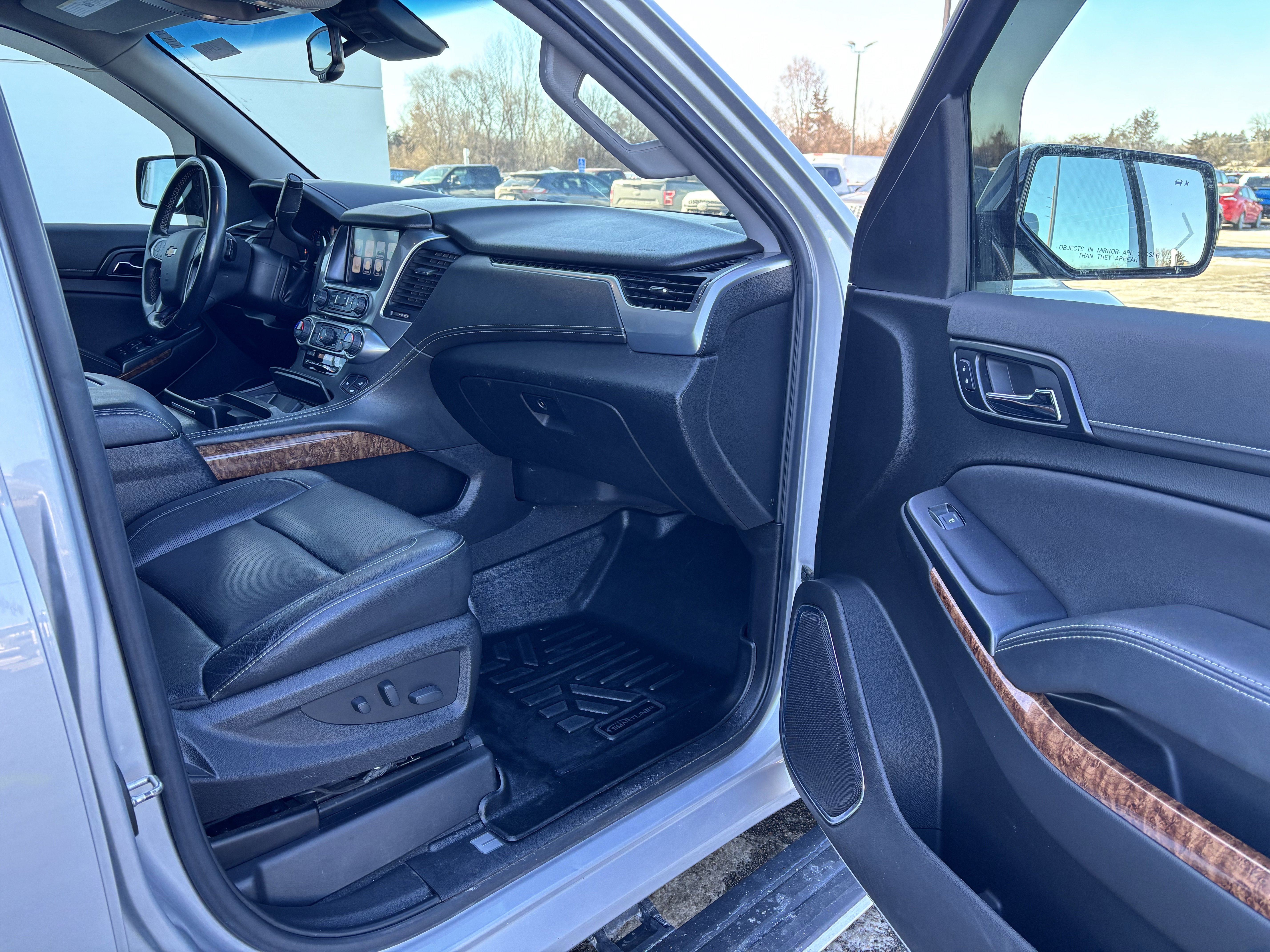 Used 2019 Chevrolet Suburban Premier image 15