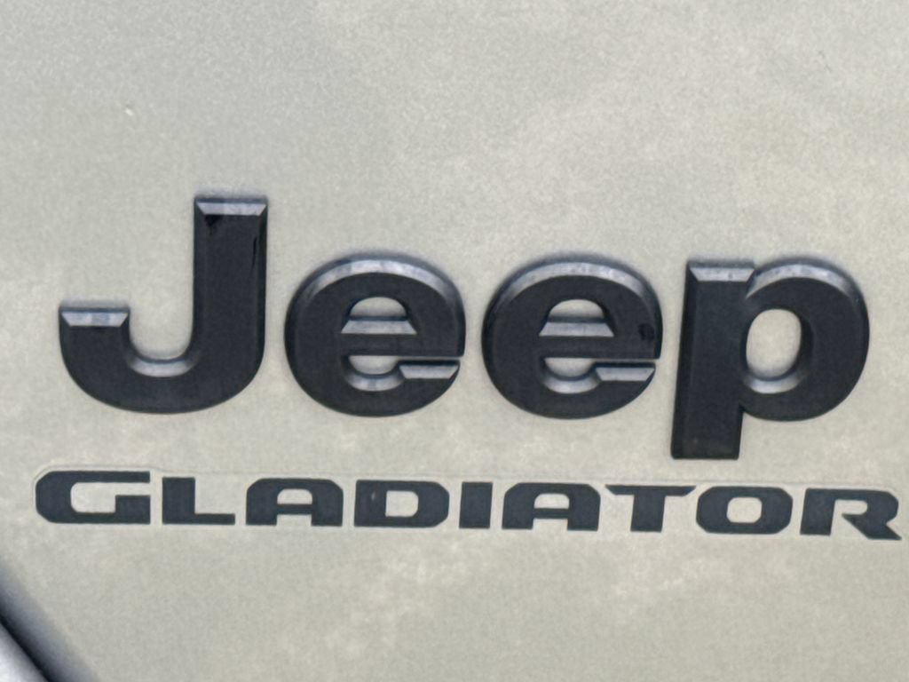 Used 2021 Jeep Gladiator Sport AWD/4WD image 5