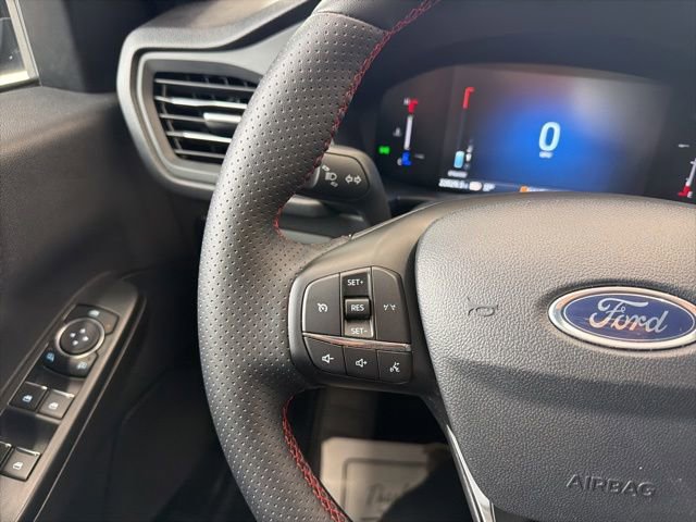 Certified 2025 Ford Escape ST-Line Select AWD/4WD image 28