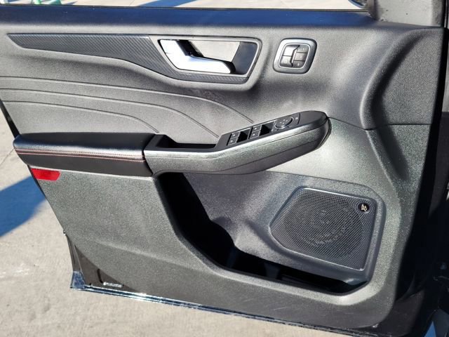 Certified 2025 Ford Escape ST-Line Elite w/ Tech Pack #2 image 8