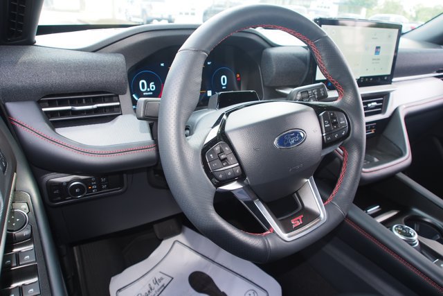 Certified 2025 Ford Explorer ST AWD/4WD image 18