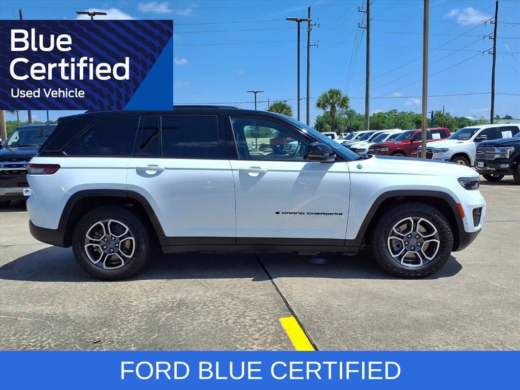 Used 2022 Jeep Grand Cherokee Trailhawk w/ Advanced Protech Group II AWD/4WD image 8