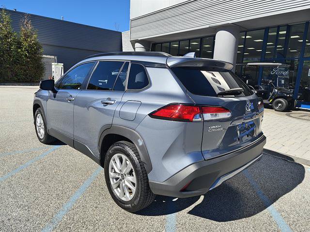 Used 2023 Toyota Corolla Cross LE AWD/4WD image 36